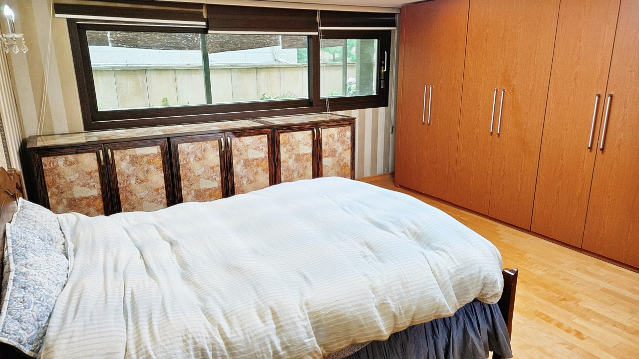 Pyeongchang-dong Villa For JeonSe, Rent