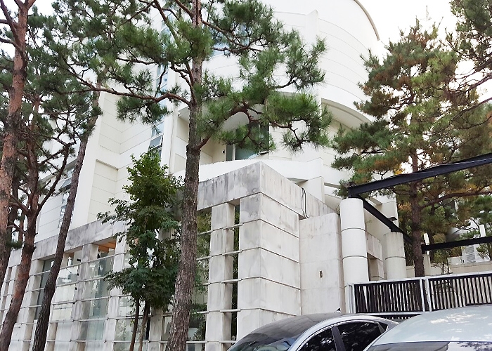 Seongbuk-dong Villa For Sale