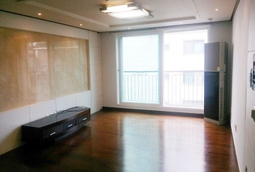 Hyochang-dong Highrise For Rent