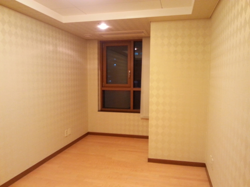 Chungmuro 4(sa)-ga Apartment For Rent