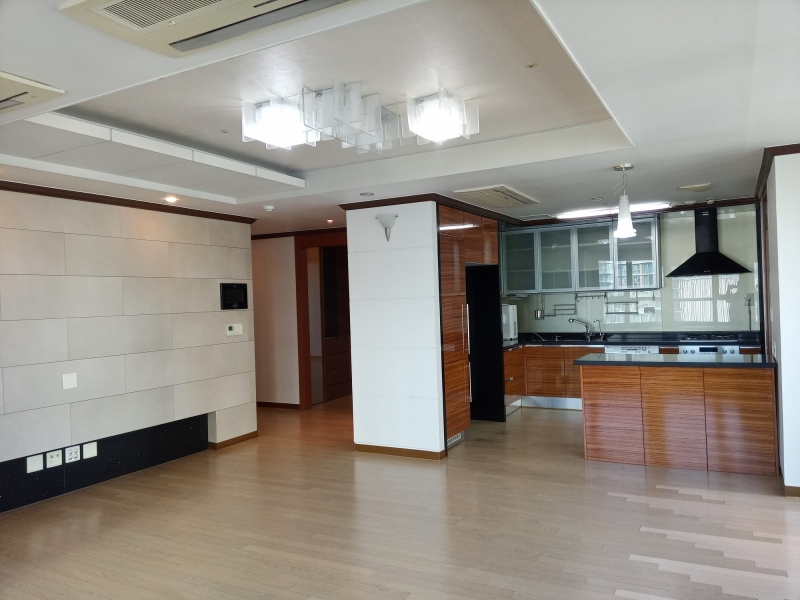 Hangangno 3(sam)-ga Apartment For Rent