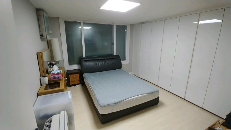 Sinjeong-dong Apartment For Rent