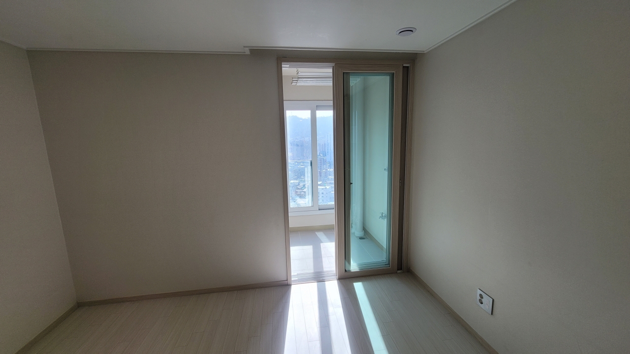 Ipjeong-dong Apartment For Rent