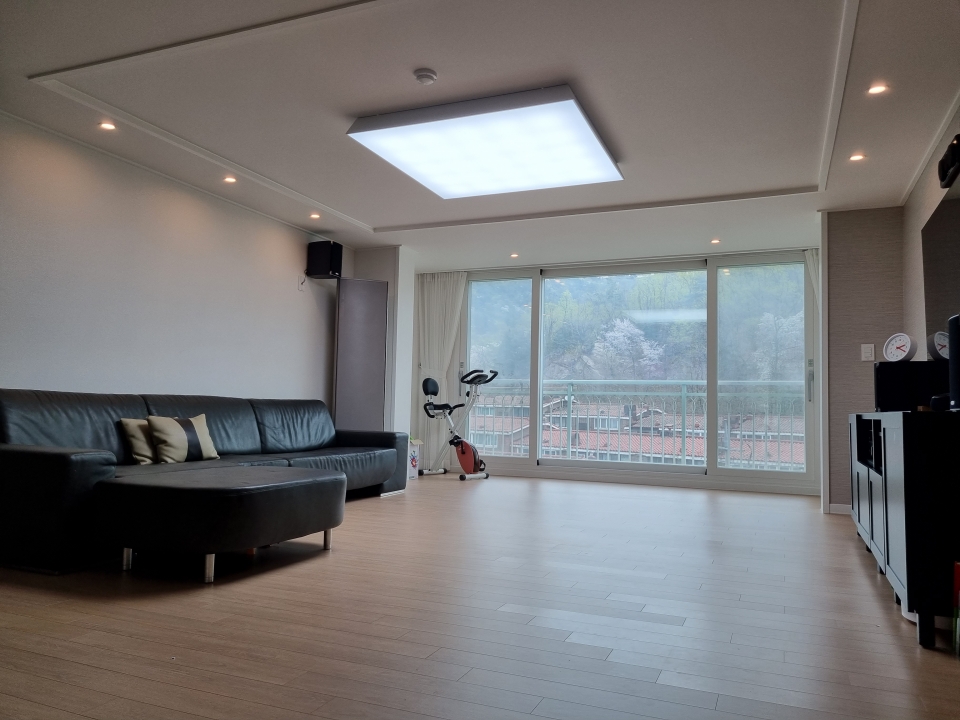 Pyeongchang-dong Apartment For Rent
