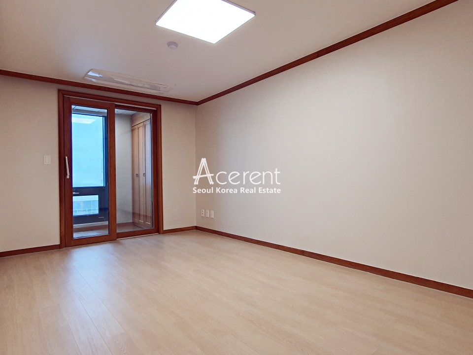 Seocho-dong Apartment For Rent