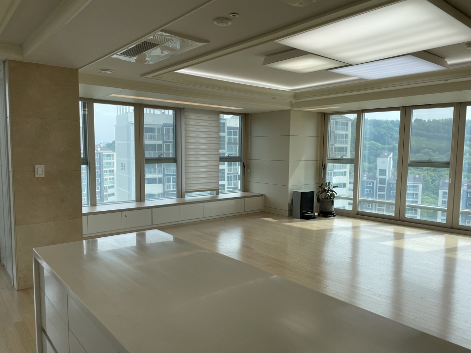 Sangam-dong Apartment For Rent